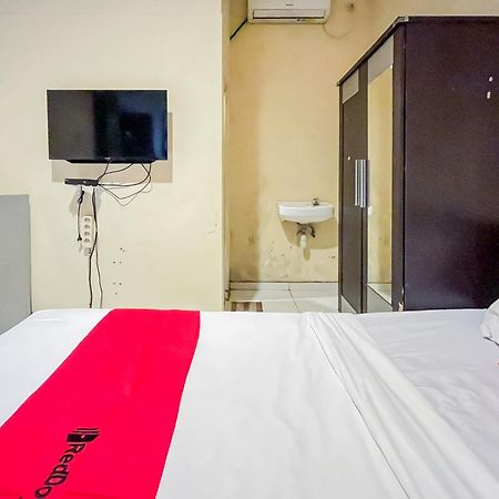 Reddoorz At Graha 99 Simomulyo Hotel Surabaya Buitenkant foto