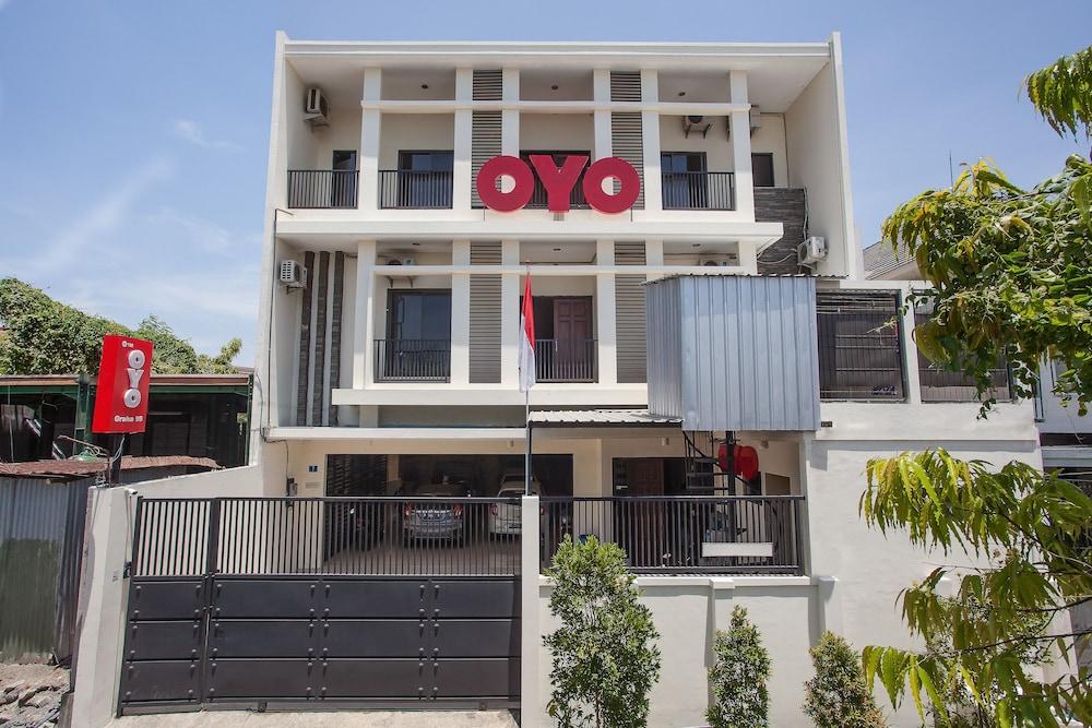 Reddoorz At Graha 99 Simomulyo Hotel Surabaya Buitenkant foto